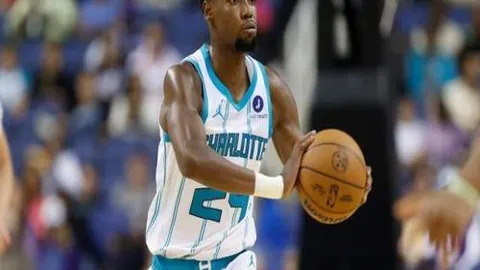 中国体育巨星代言收入大揭秘：体坛“顶梁柱”年薪揭秘